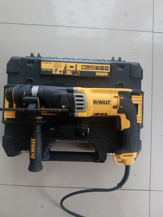 Mlotowiertarka udarowa DEWALT  D25144K