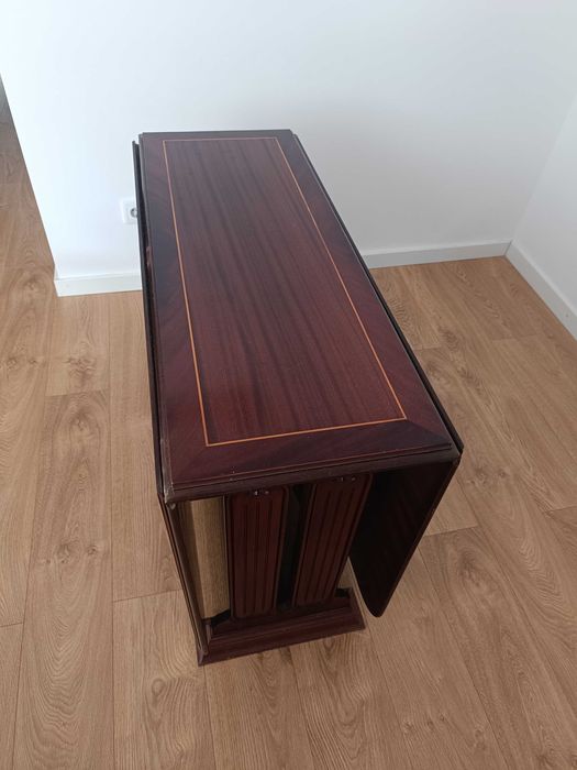 Mesa de Jantar + 2 Cadeiras