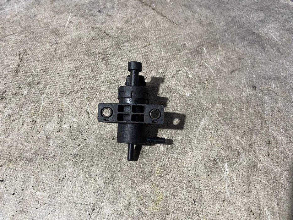 Клапан електромагнітний EGR вакуумний Nissan Qashqai J10 / X-Trail T31 2.0 dCi 8200762597