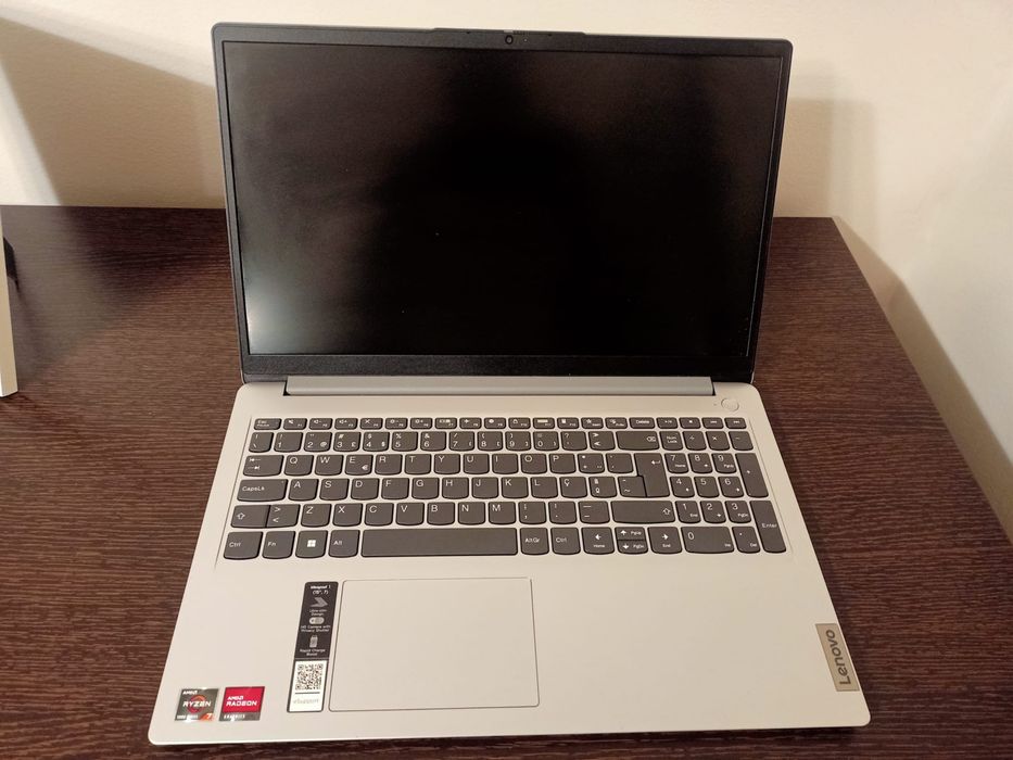 Portátil Lenovo IdeaPad 1 - Rayzen 7 / 16GB / 1TB - Como Novo