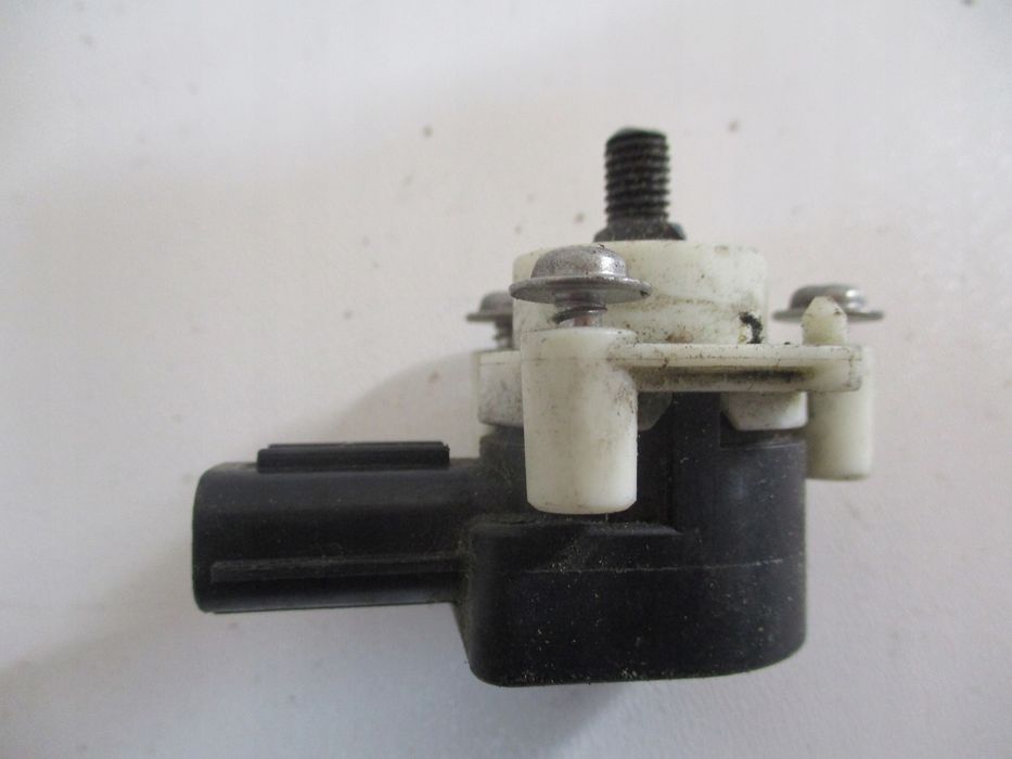 Czujnik Poziomowania Lexus 8J0621 A002117