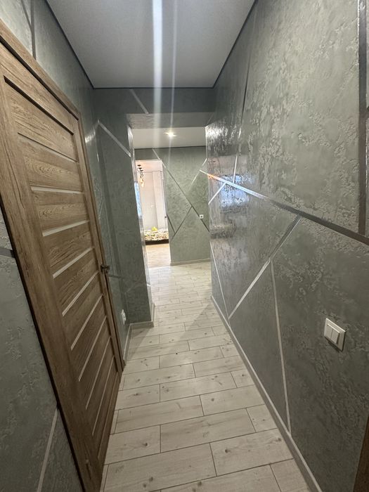 Продам 3-х кімнатну квартиру в центрі м. Лозова