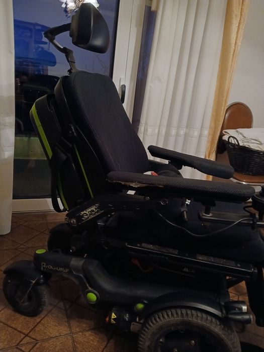 Cadeira elétrica Q700