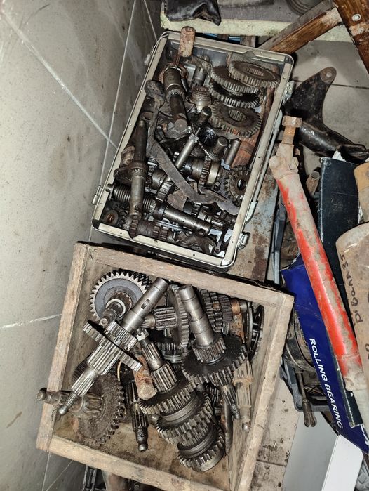 Вал коробки передач первічний, вторичний МТ Дніпро