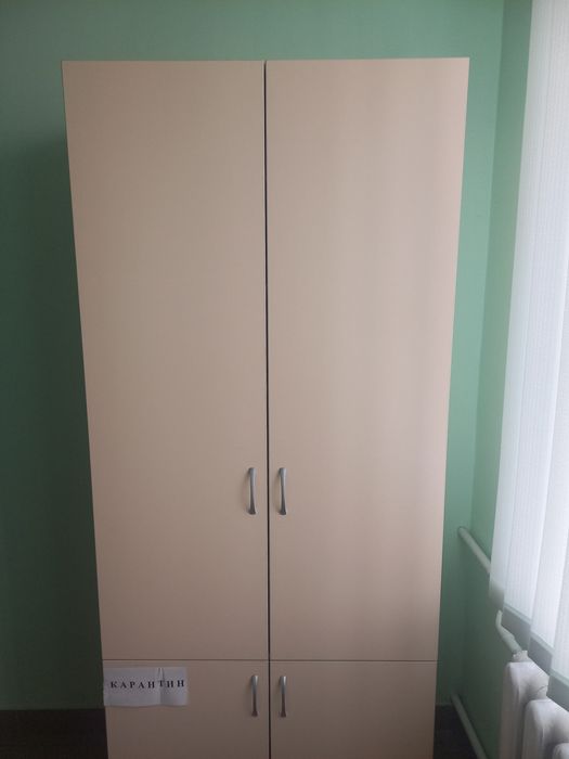 Меблі в аптеку в хорошому стані