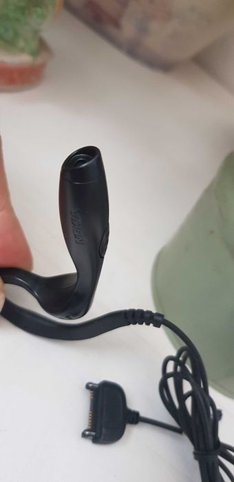 Auricular Nokia com fio antigo