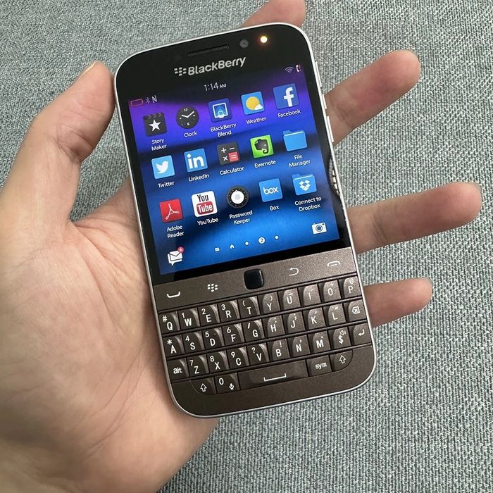 Blackberry q10 телефон