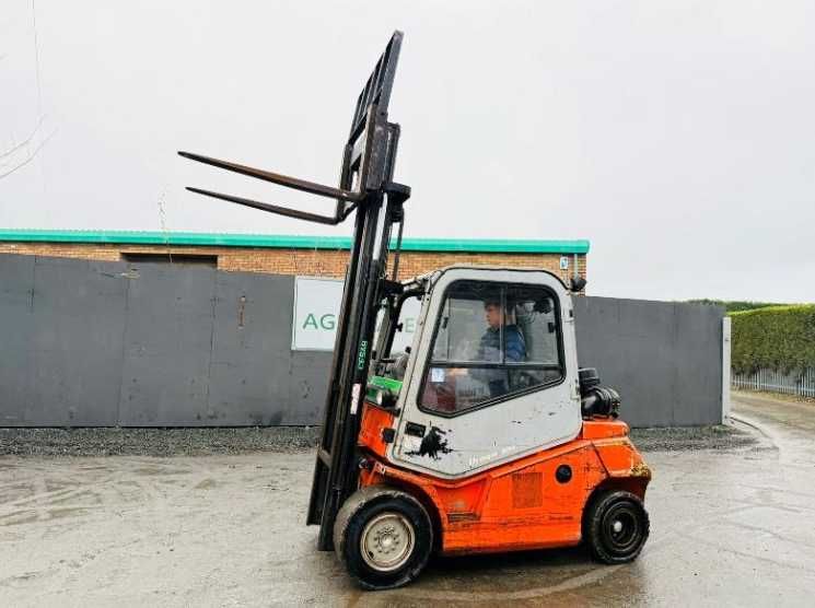 Вилочний погрузчик навантажувач CESAR DRAGO 3 тони, 4,5 м