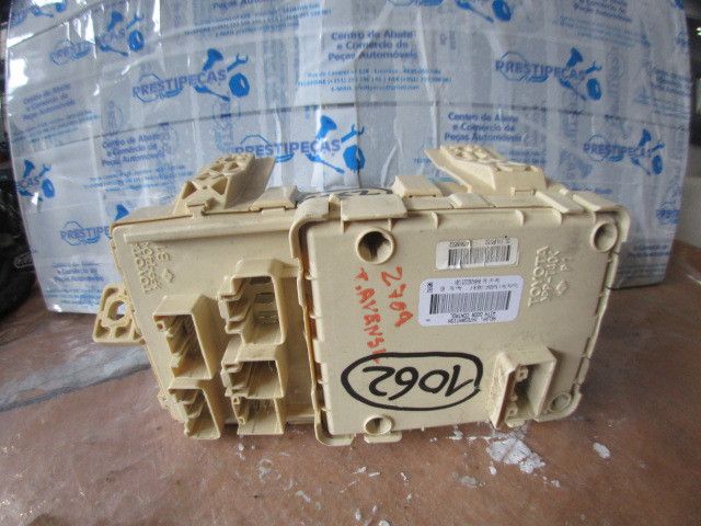 Caixa fusíveis / SAM / BSI TOYOTA Avensis Liftback (_T25_)