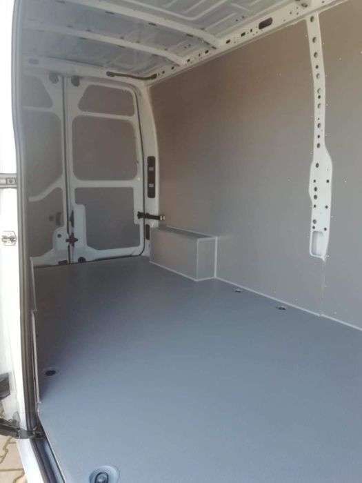 Opel Movano L3H2 Zabezpieczenie paki busa sklejką laminowaną