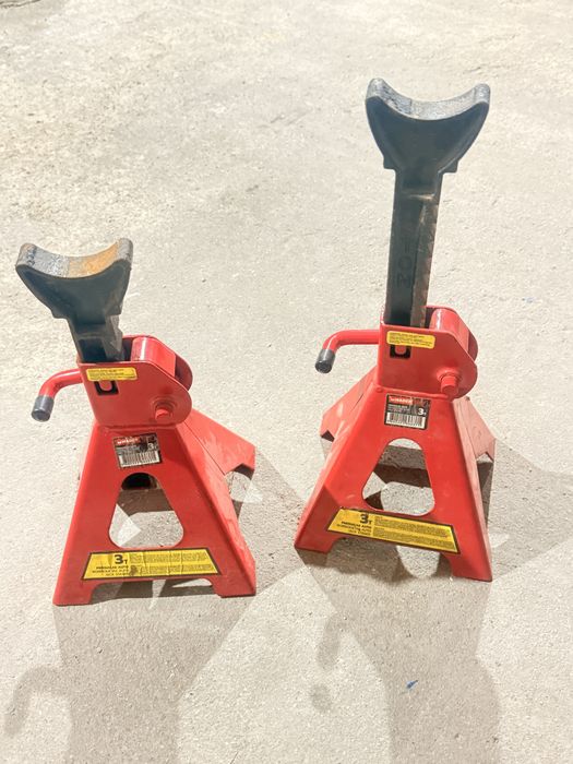 Cavaletes para automóvel