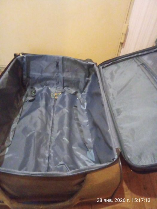 Дороженвй чемодан продам на колёсиках