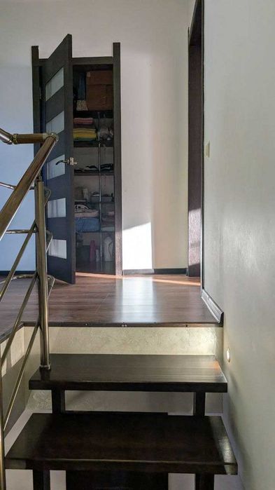 Продається двох'ярусна квартира - Винники, вул. Лисика