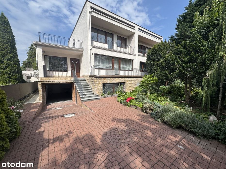 Piękna nieruchomość 5 pokoi, sauna, garaż, patio, bez czynszu.