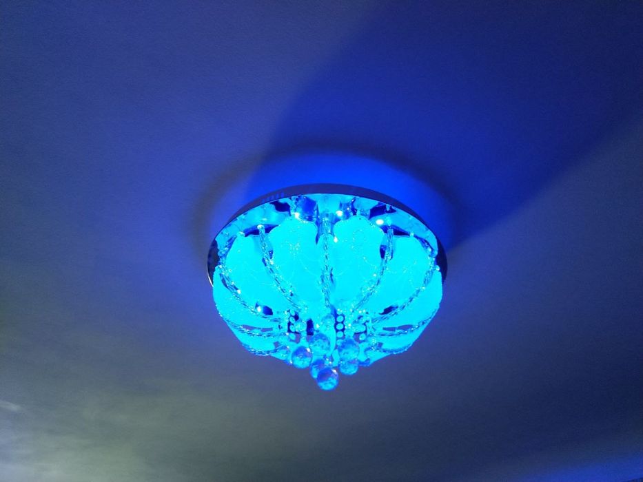 Продам люстру со светодиодной подсветкой