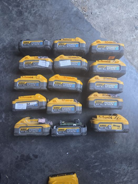 Dewalt power stack 18v 5ah нероботчі ціна за 1шт
