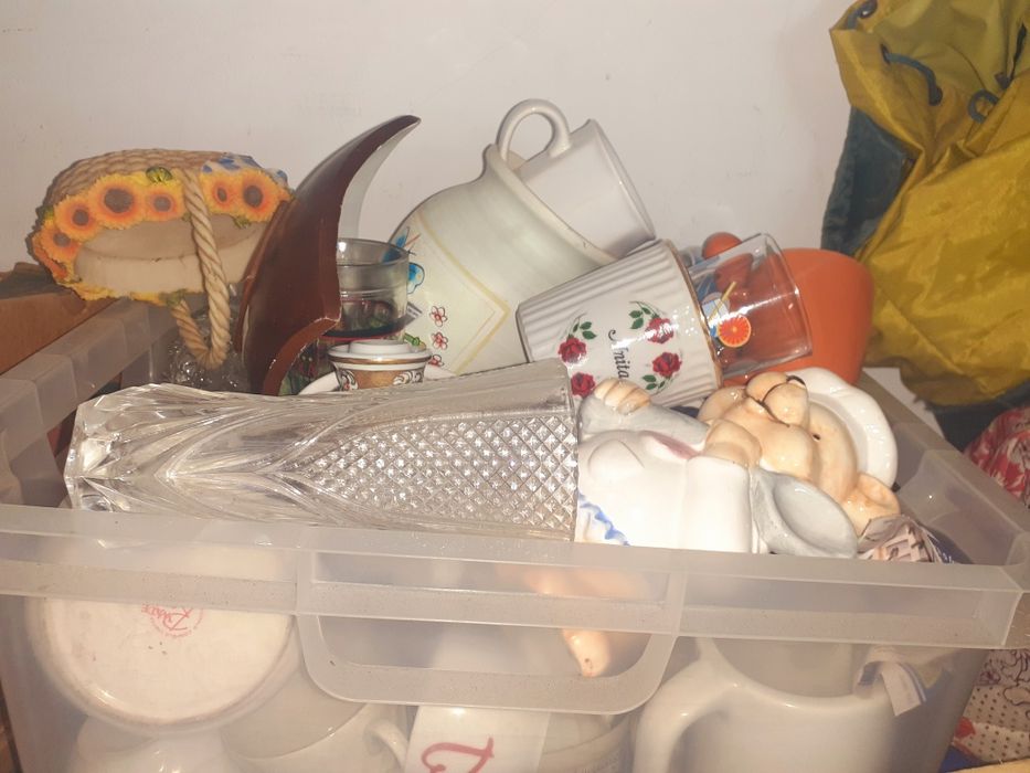 Grande lote de loicas e decoração  11 caixas