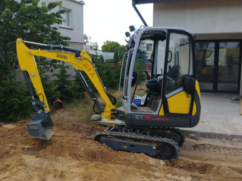 Usługi mini koparką roboty ziemne - przeciski kretem do fi220,  wykopy