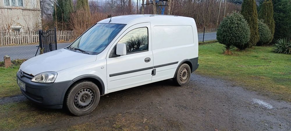 Opel Combo Opel Combo C 2010 | 1,6 69kW | LPG | Długi przegląd i OC
