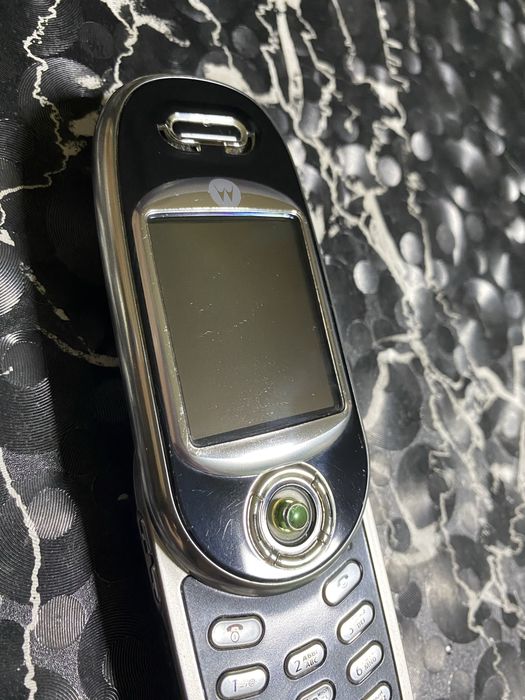Телефон Motorola V80