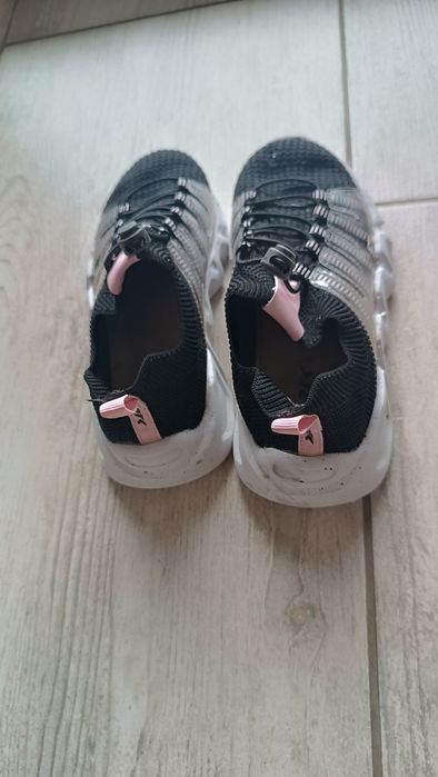 Buty sportowe dziewczęce Bartek 35