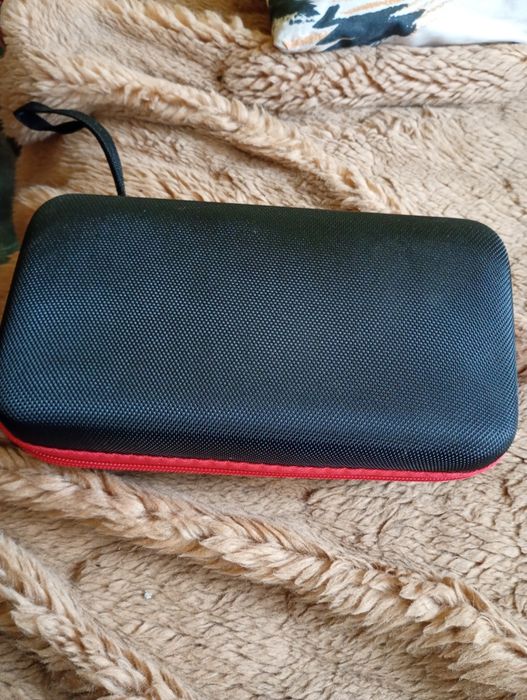 Power Bank rozrusznik auta latarka LED