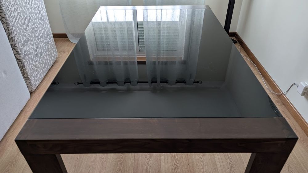 Mesa e cadeiras de jantar