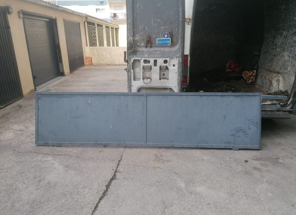 Portão de correr em ferro