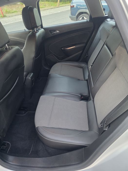 Opel Astra SportsTourer 1.3 Cdti 95cv ( Apenas 46 mil kms )
