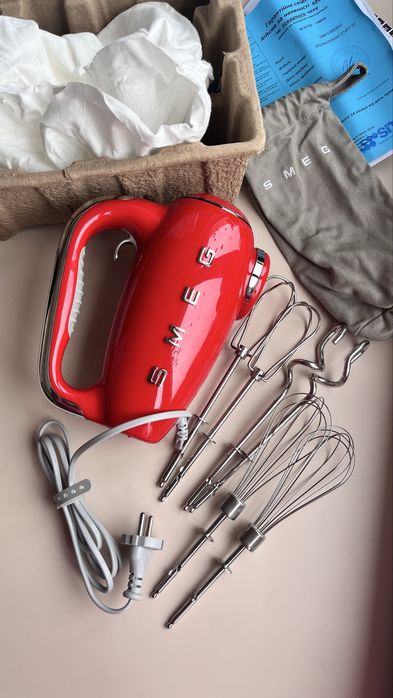 Міксер smeg hmf01creu червоний