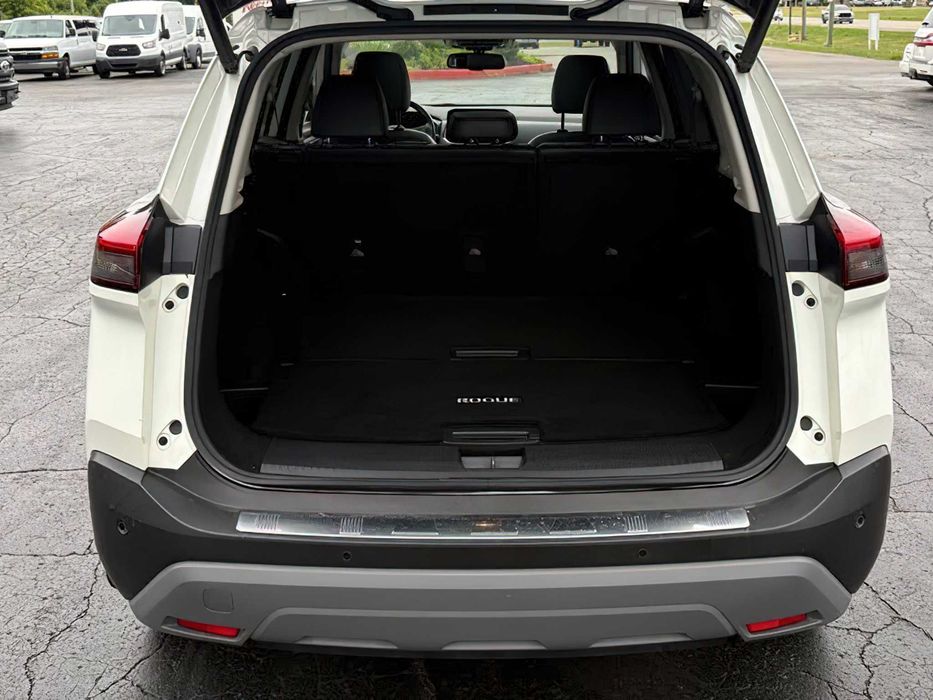 Nissan Rogue SL      2021