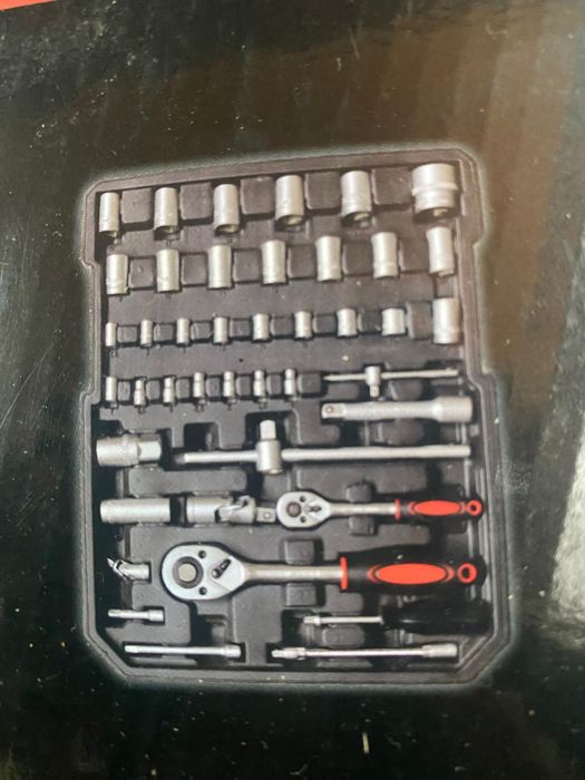 Trolei de ferramentas  356 peças Nova e selada