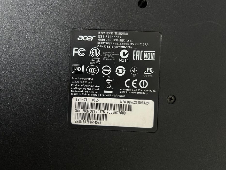 Laptop Acer es1-711