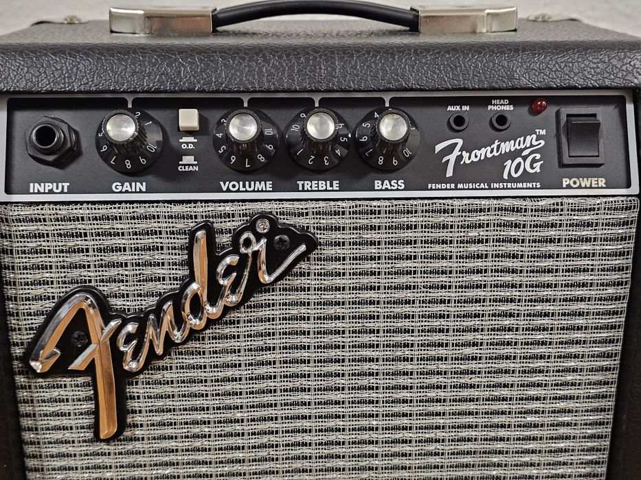 Vendo Amplificador Fender Frontman 10G