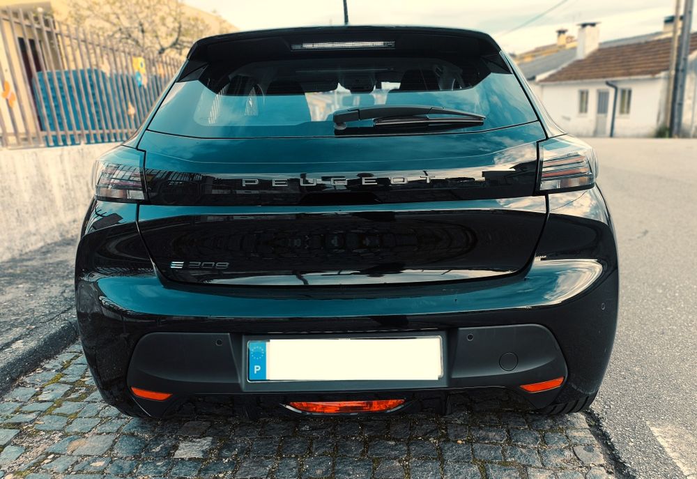 Peugeot e-208 | 2025 | 12.000 km | COMO NOVO