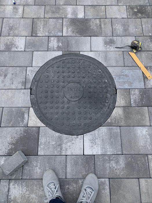 Укладання тротуарної плитки