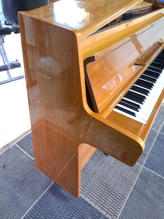 Pianino Haegele mechanizm Renner
