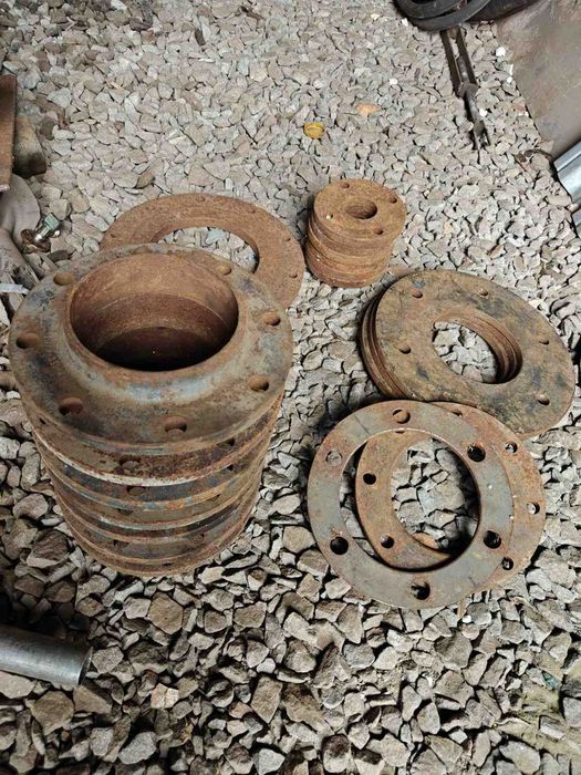 Фланцы стальные сантехнические  диаметр 100 И 150 мм