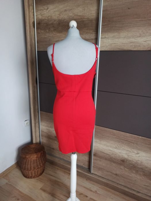 Czerwona sukienka mini r. 42