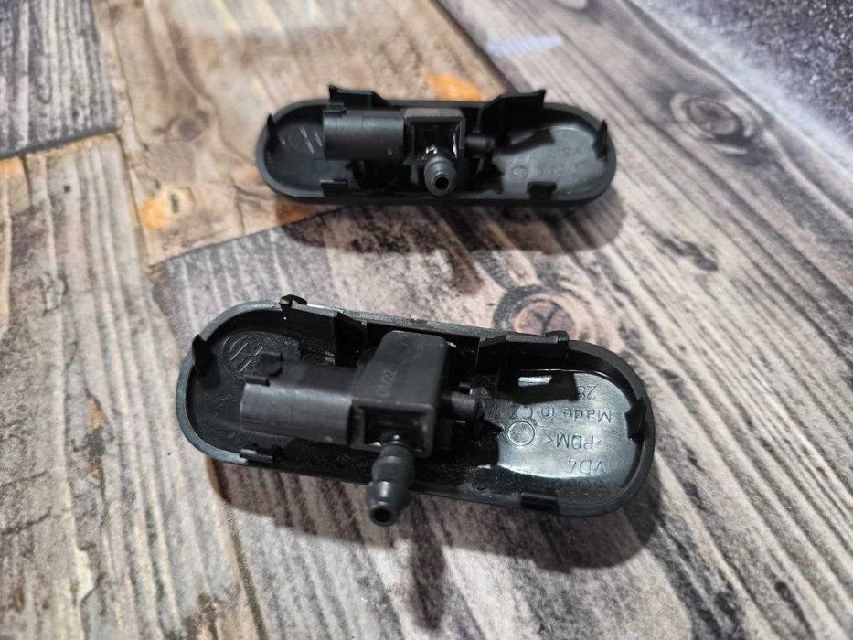 Форсунка омивача лобового скла права ліва Volkswagen ID.3 5G0955986