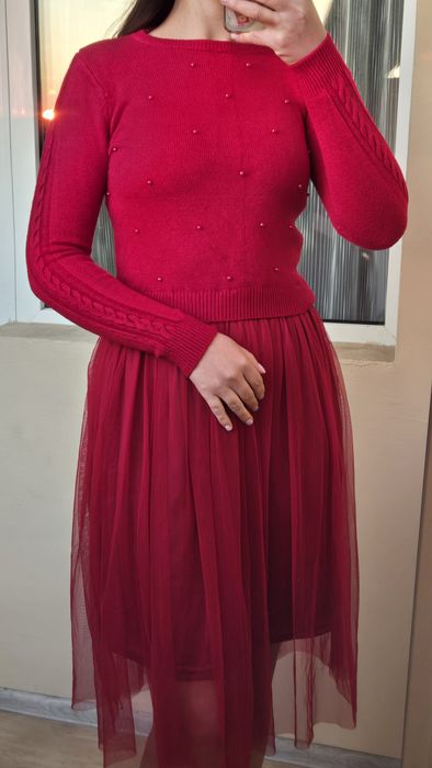Червона тепла сукня