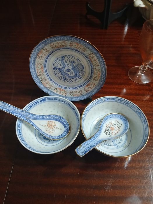 Conjunto  de porcelana prato com tigela e colher