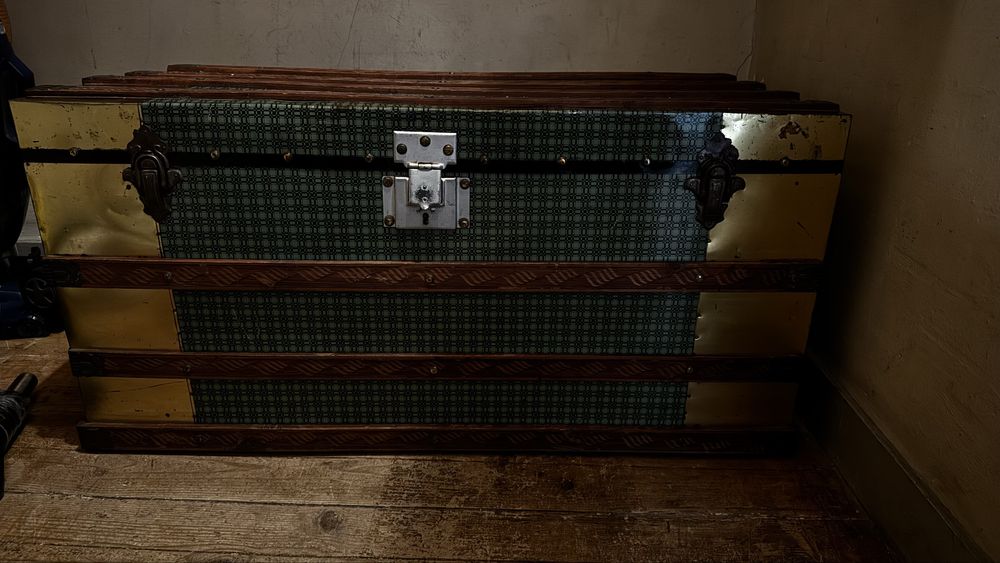 Arca de madeira antiga