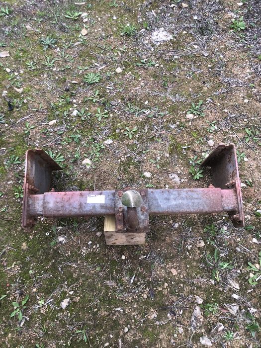 Bola de reboque com estrutura