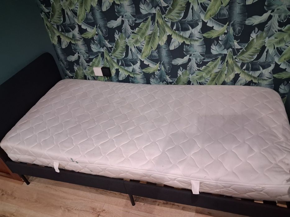 Sprzedam pojedyńcze łóżko