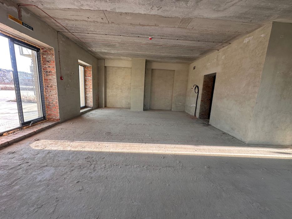 Оренда комерції 60м,ЖК Садова Алея,Пустомити,фасадне,1 поверх,4 вікна