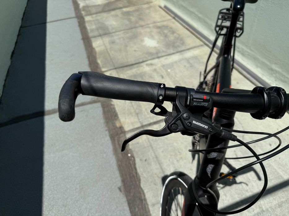 Bicicleta Specialized 2016 SIRRUS COMP DISC - Pouco uso