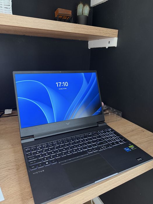Setup gamingowy plus laptop gaming nowy