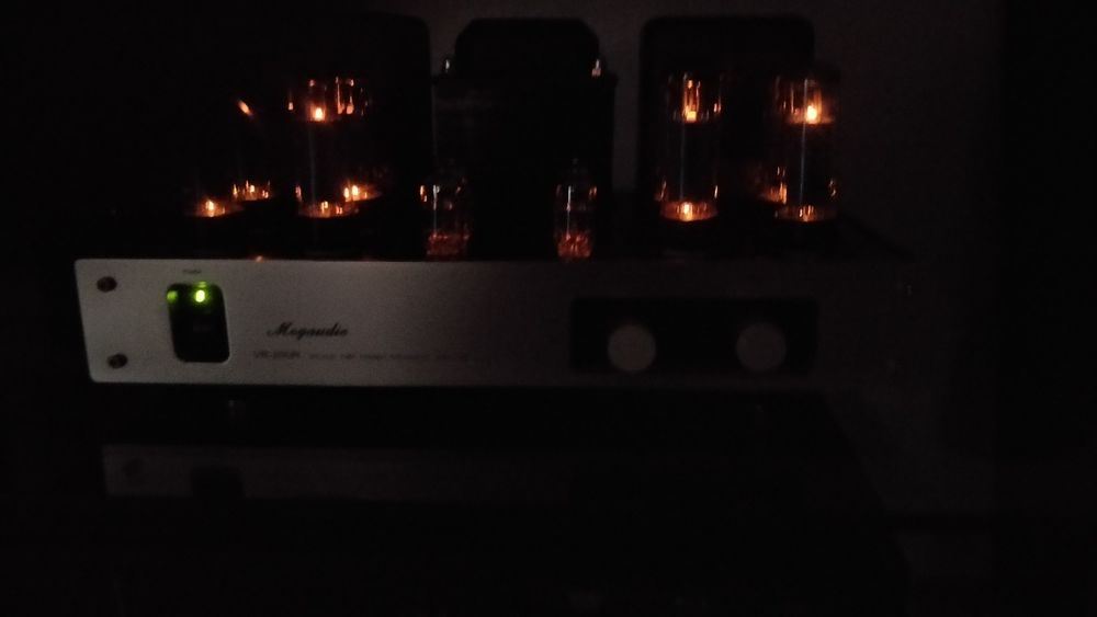Megaudio VR 200R (Amplificador válvulas El 34)