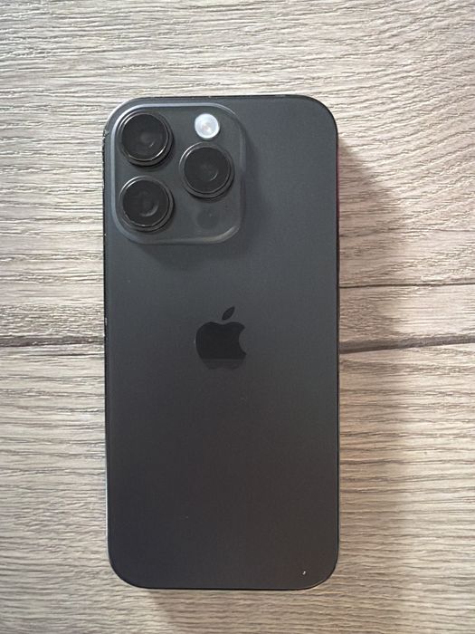 iPhone 16 Pro, kolor czarny + case